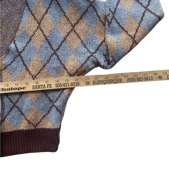 Sweet Republic Stylish Argyle V-Neck Cardigan in Blue and Tan - Picture 4 of 4